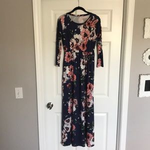 Maxi dress - it has pockets!
